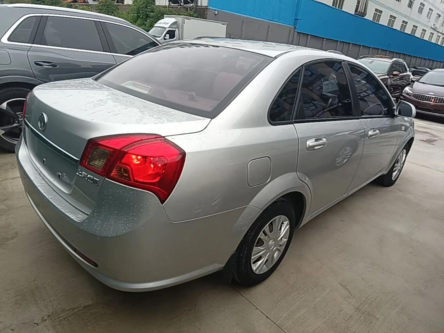 Buick Excelle 2015 1.5L Automatic Classic Model — миниатюра 4