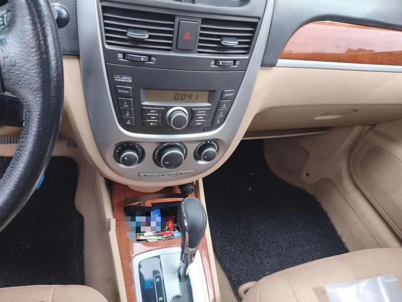 Buick Excelle 2013 1.5L Automatic Luxury Model — миниатюра 14