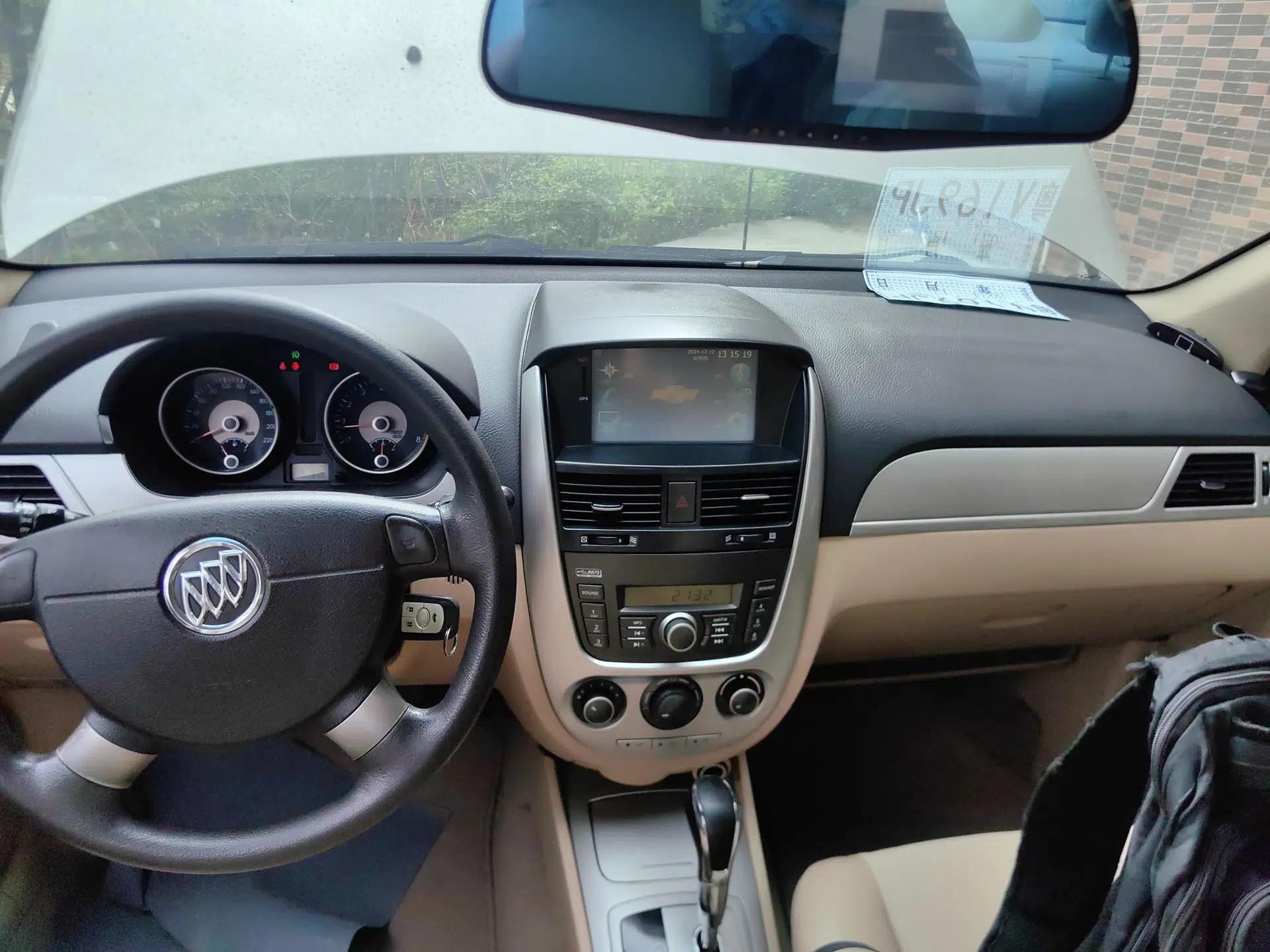 Buick Excelle 2013 1.5L Automatic Classic Model — миниатюра 17