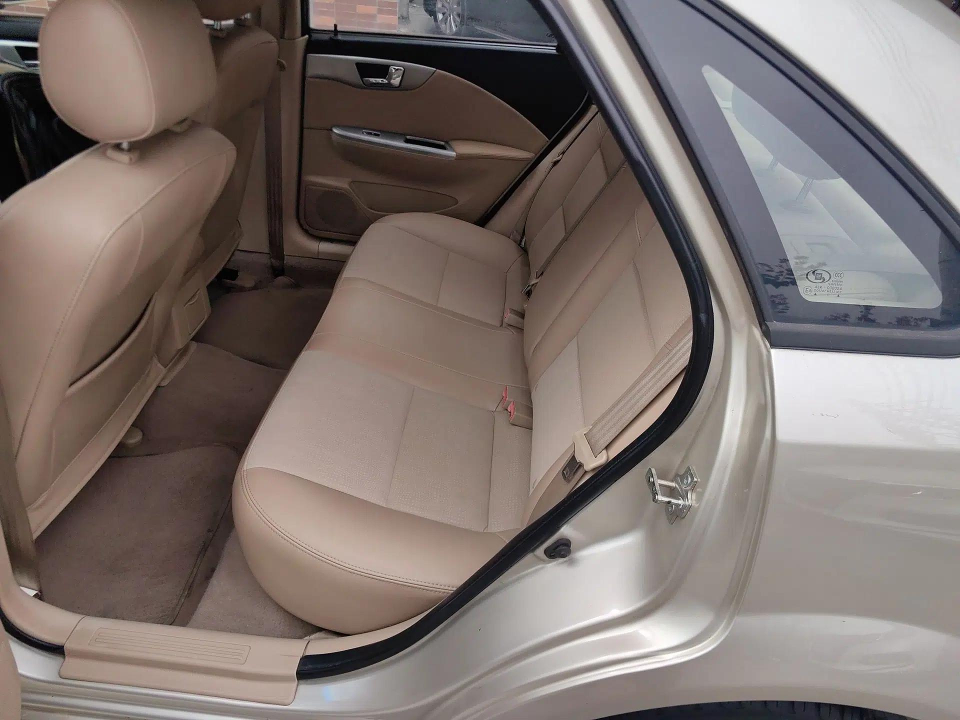 Buick Excelle 2013 1.5L Automatic Classic Model — миниатюра 21