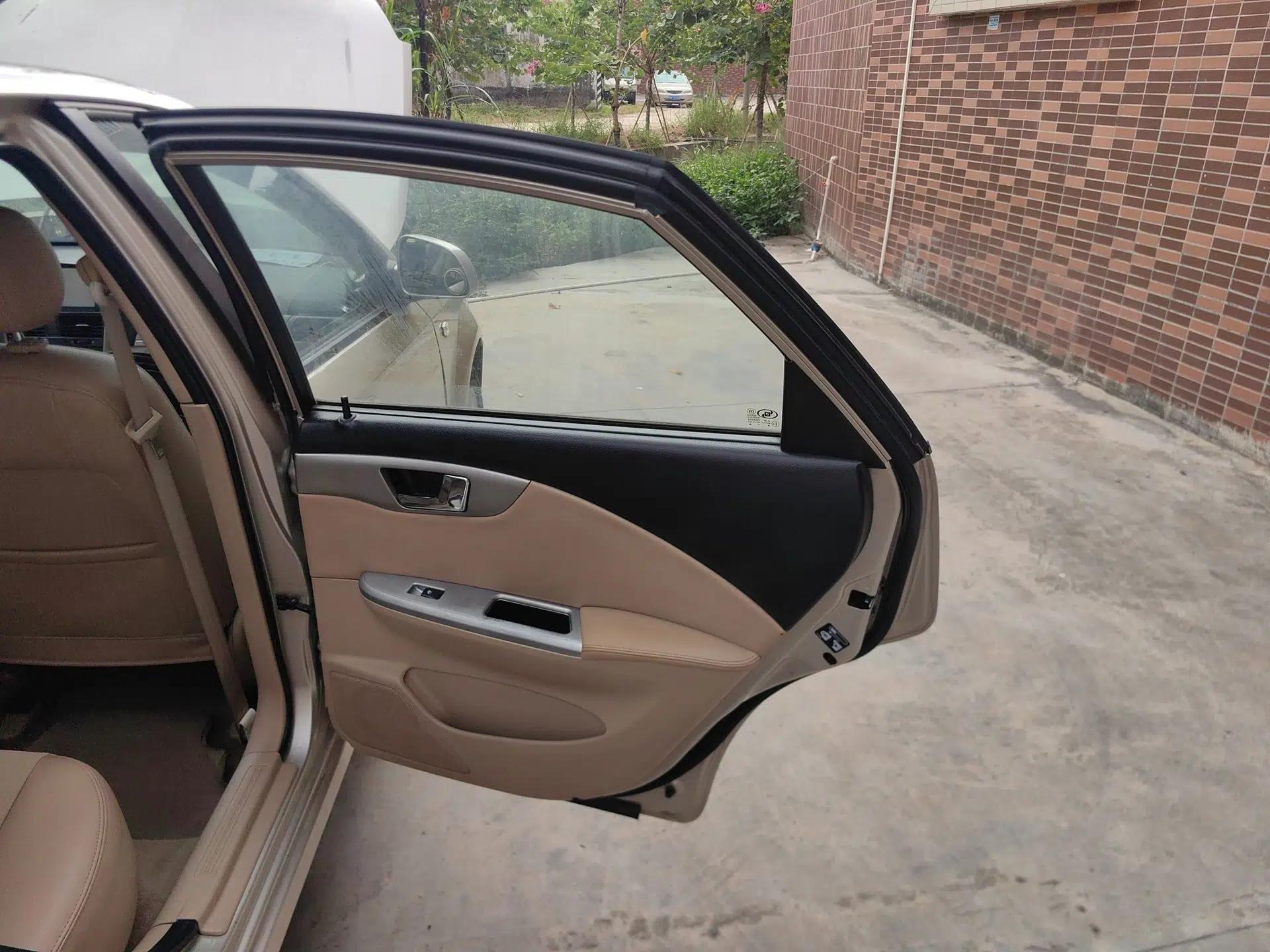 Buick Excelle 2013 1.5L Automatic Classic Model — миниатюра 26