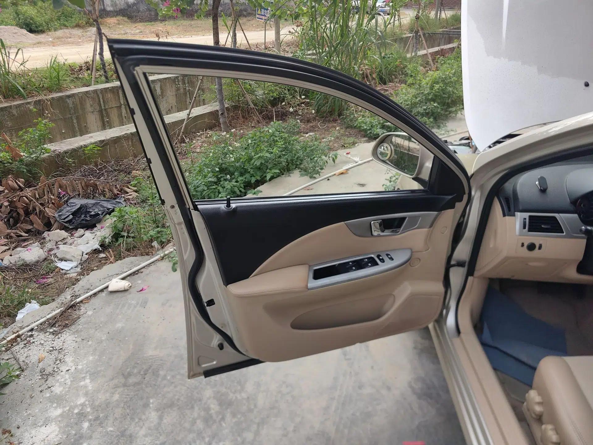 Buick Excelle 2013 1.5L Automatic Classic Model — миниатюра 27