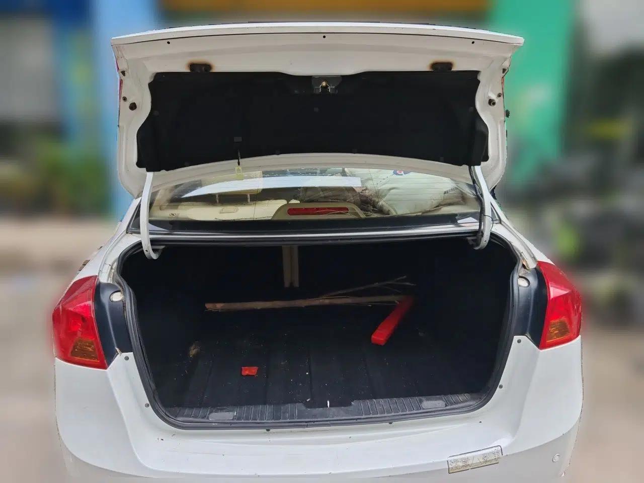 Buick Excelle 2013 1.5L Automatic Classic Model — миниатюра 20