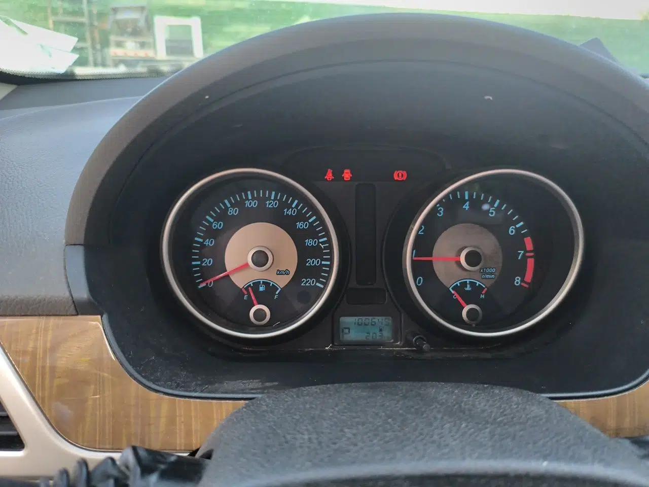 Buick Excelle 2015 1.5L Automatic Classic Model — миниатюра 12