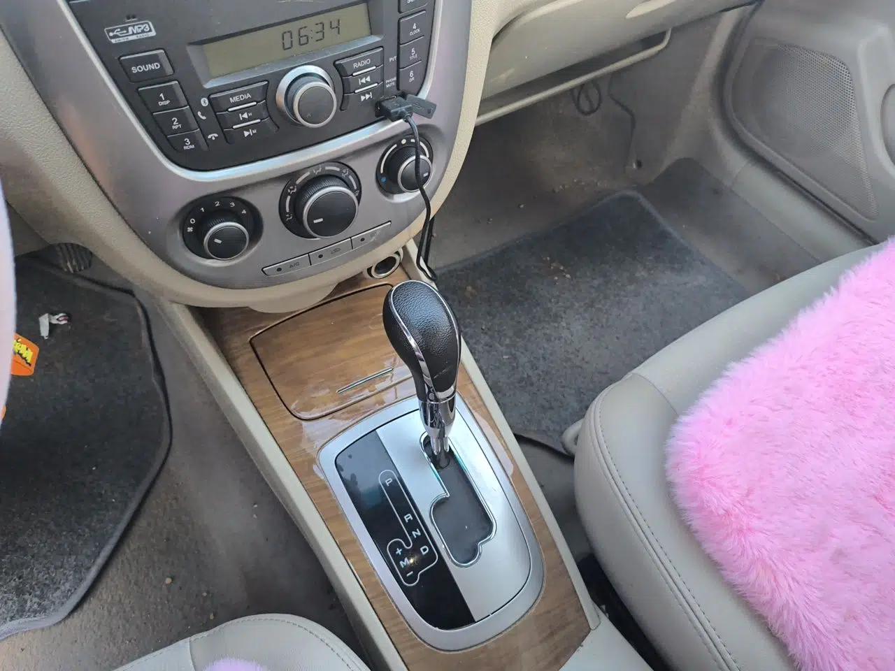 Buick Excelle 2015 1.5L Automatic Classic Model — миниатюра 15