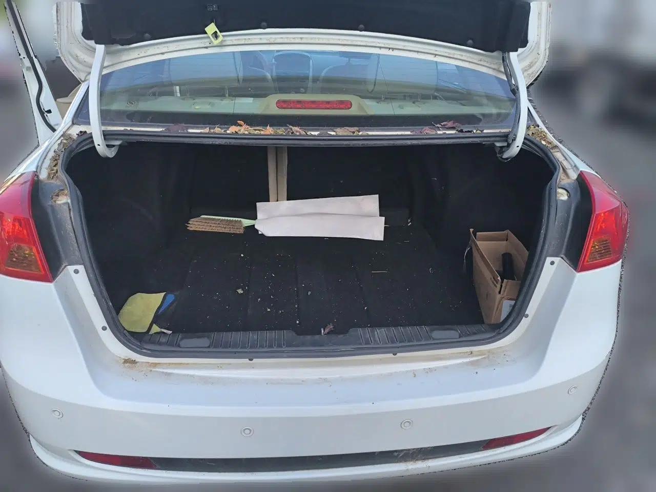 Buick Excelle 2015 1.5L Automatic Classic Model — миниатюра 20