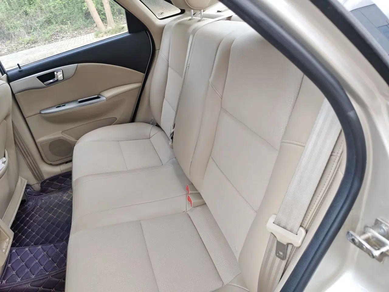 Buick Excelle 2013 1.5L Automatic Classic Model — миниатюра 18