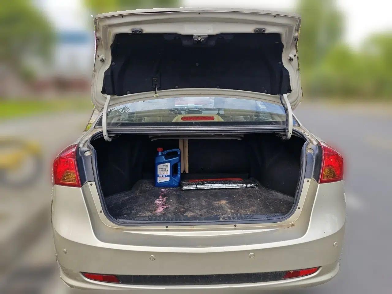Buick Excelle 2013 1.5L Automatic Classic Model — миниатюра 20