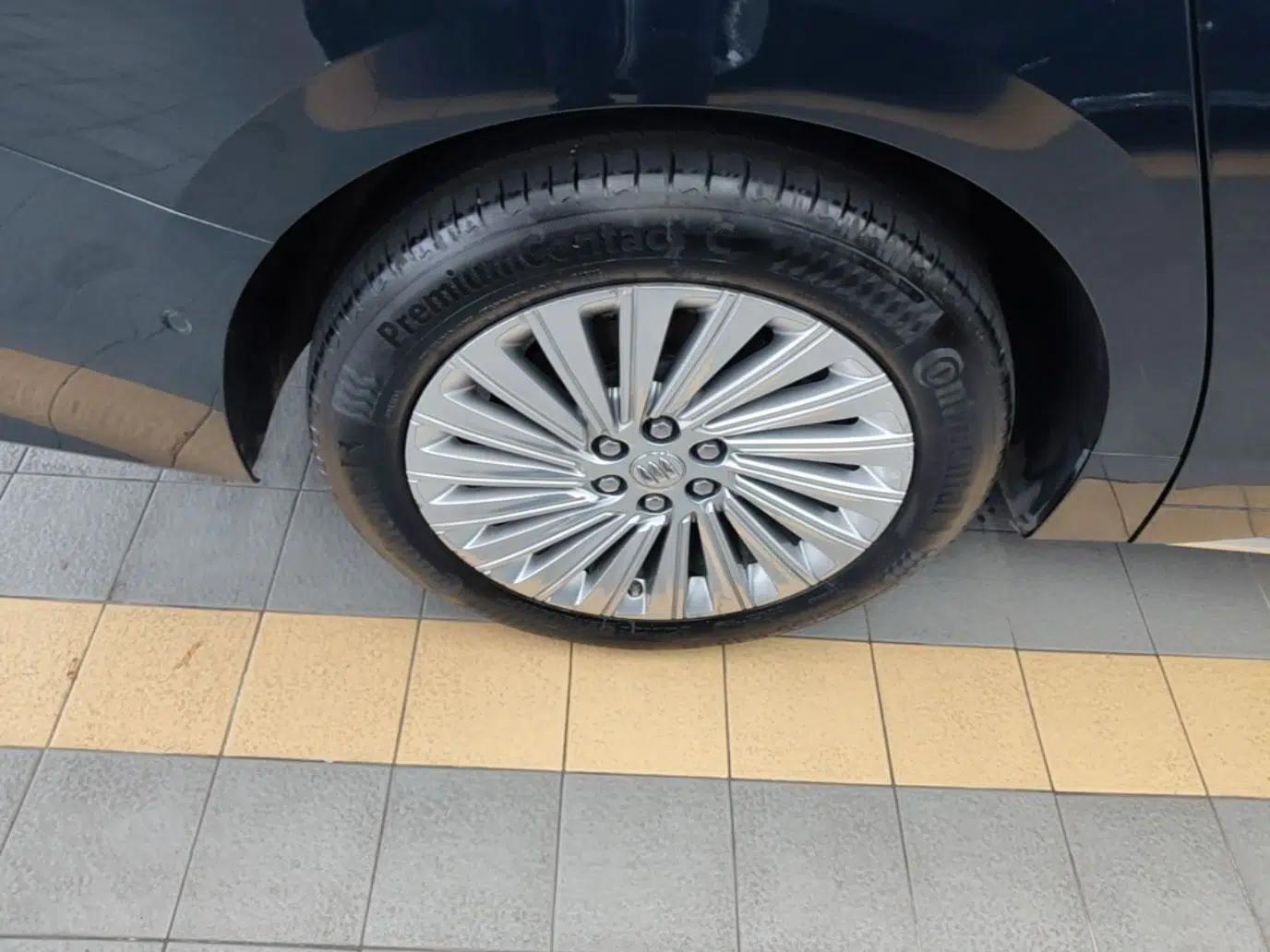 Buick Century 2023 2.0T Four-Seat Private Edition — миниатюра 10