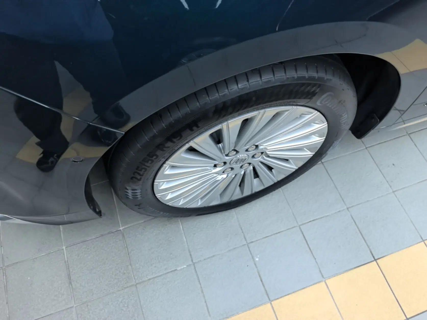 Buick Century 2023 2.0T Four-Seat Private Edition — миниатюра 8