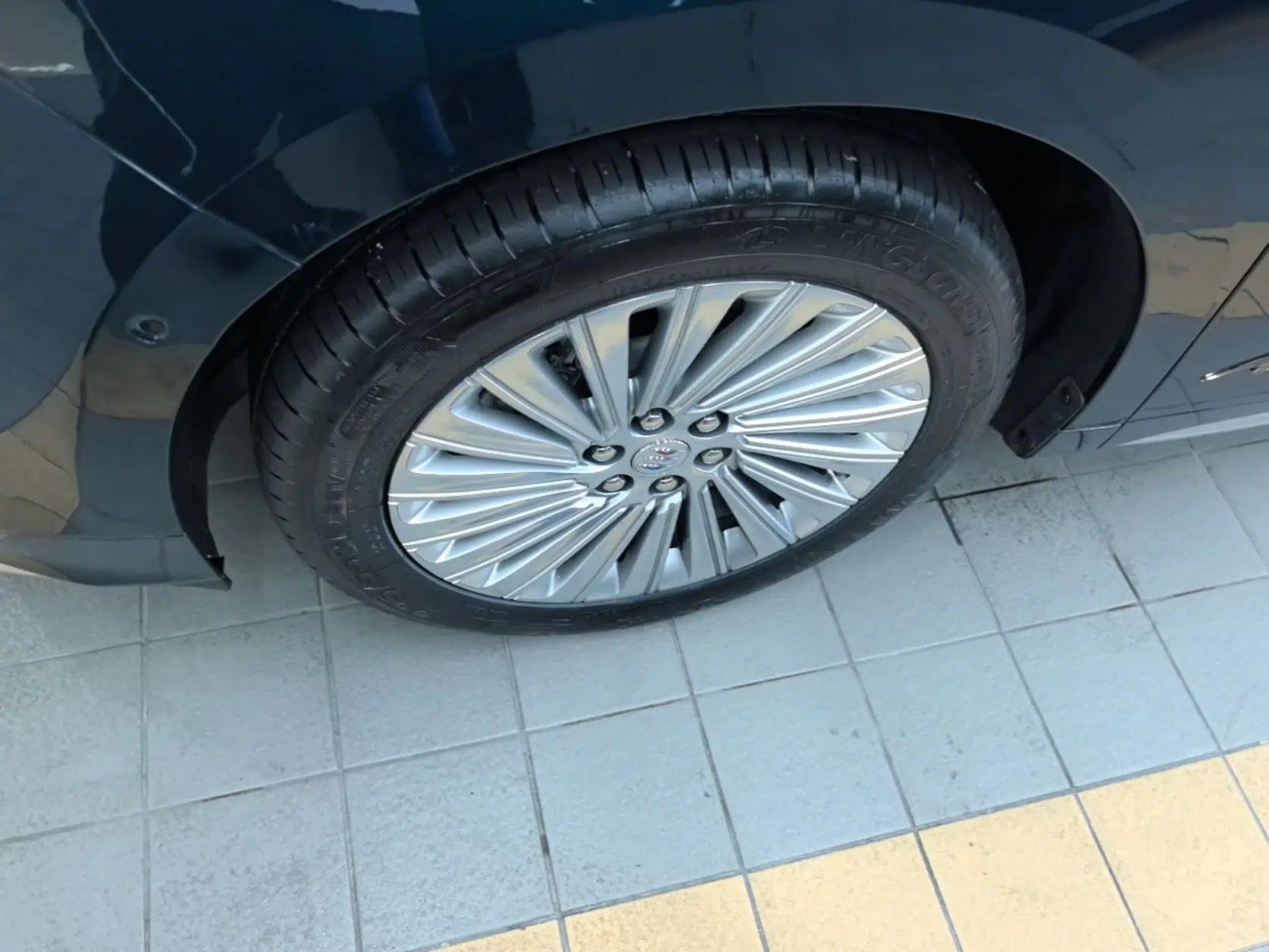 Buick Century 2023 2.0T Four-Seat Private Edition — миниатюра 8