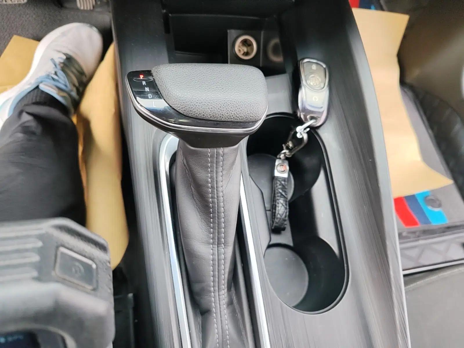 Buick Velite 6 2020 Plug-in Hybrid Connected Fashion Model — миниатюра 16