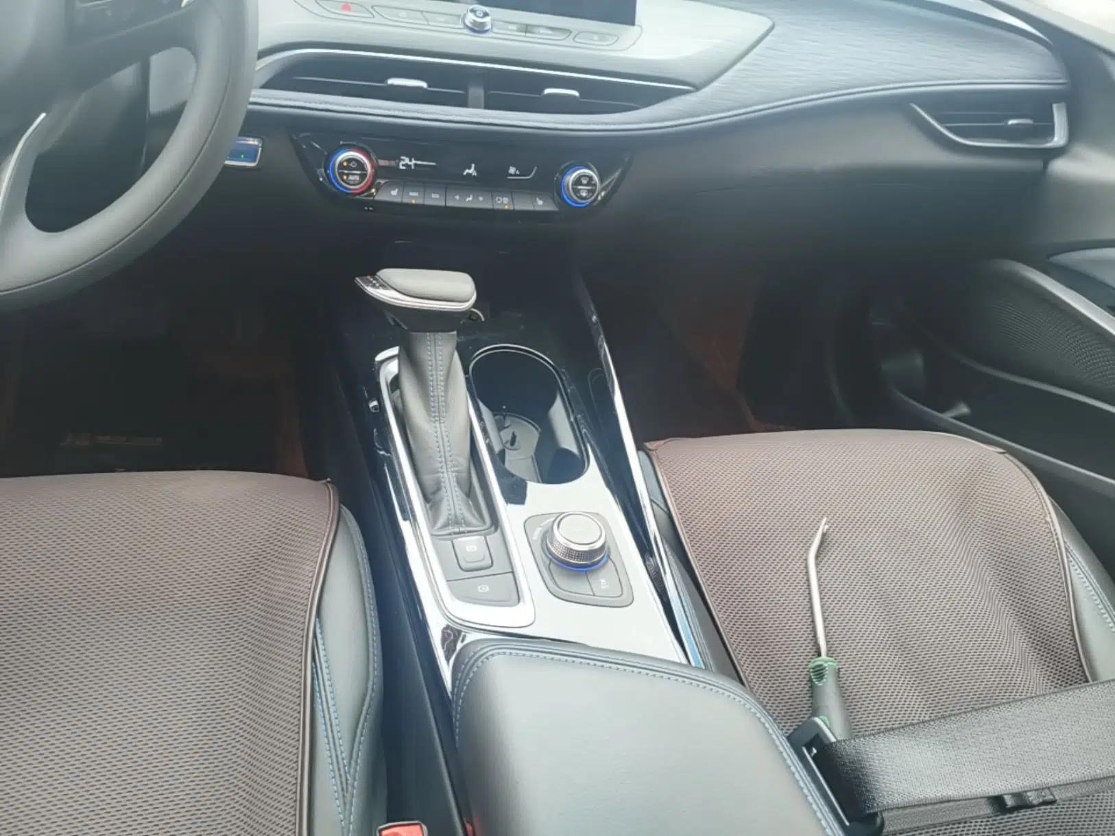 Buick Velite 6 2020 Plug-in Hybrid Connected Smart Edition — миниатюра 16