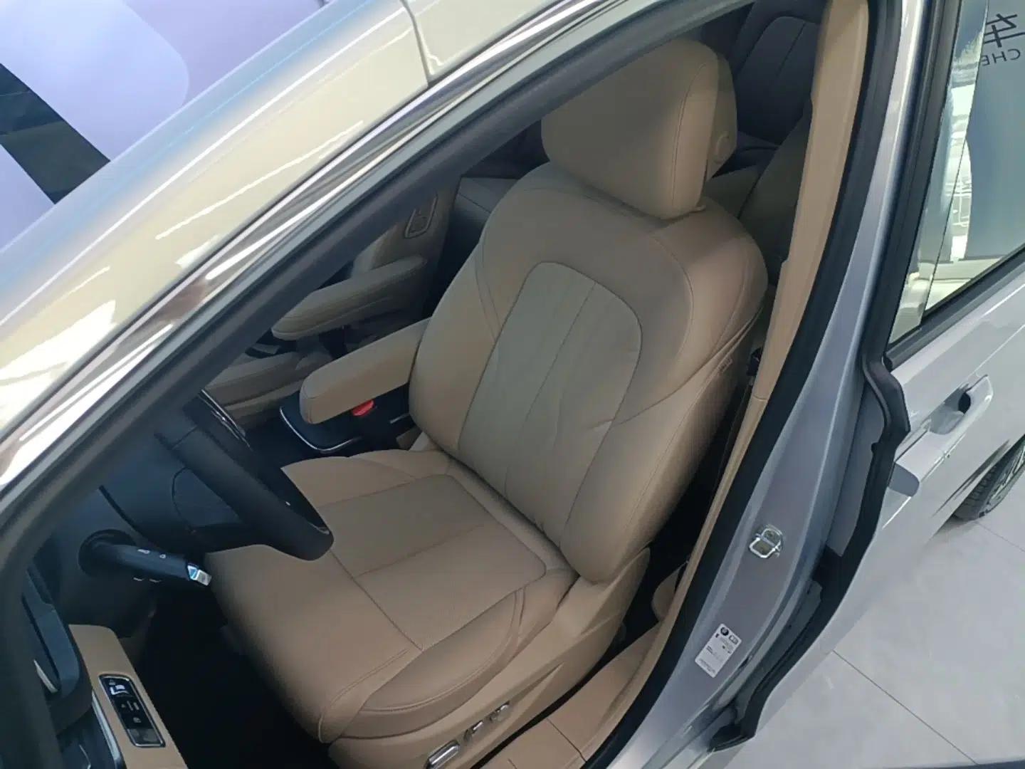 Buick GL8 New Energy 2025 Lu Shang Luxury Edition 7-Seater — миниатюра 17