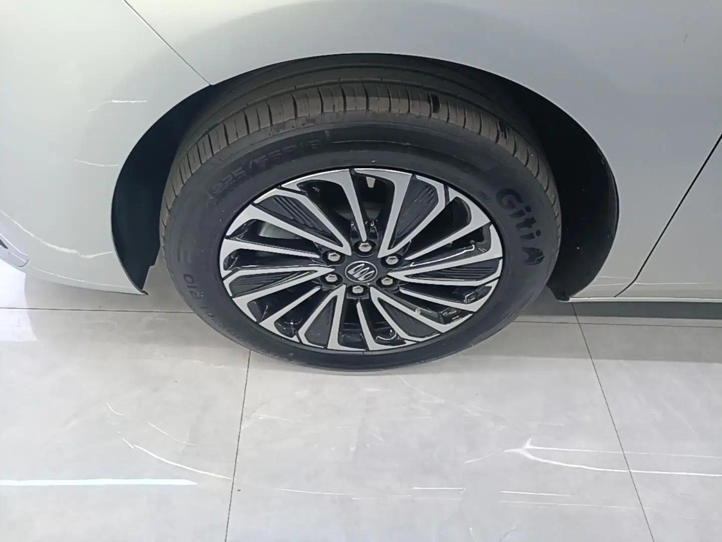 Buick GL8 New Energy 2025 Lu Shang Luxury Edition 7-Seater — миниатюра 9