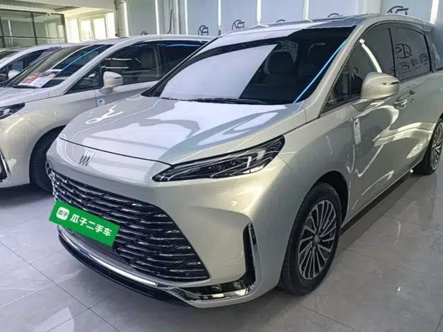 Buick GL8 New Energy 2025 Lu Shang Luxury Edition 7-Seater