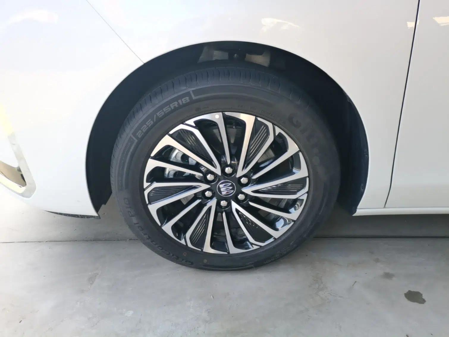 Buick GL8 New Energy 2025 Lu Shang Luxury Edition 7-Seater — миниатюра 8