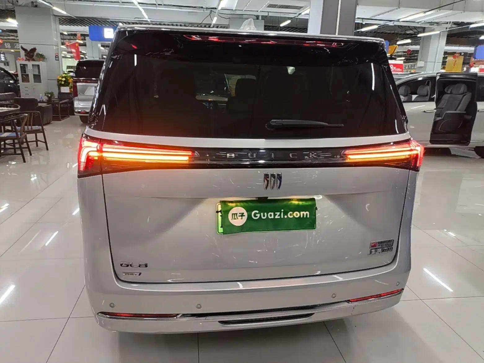 Buick GL8 New Energy 2025 Lu Shang Luxury Edition 7-Seater — миниатюра 5