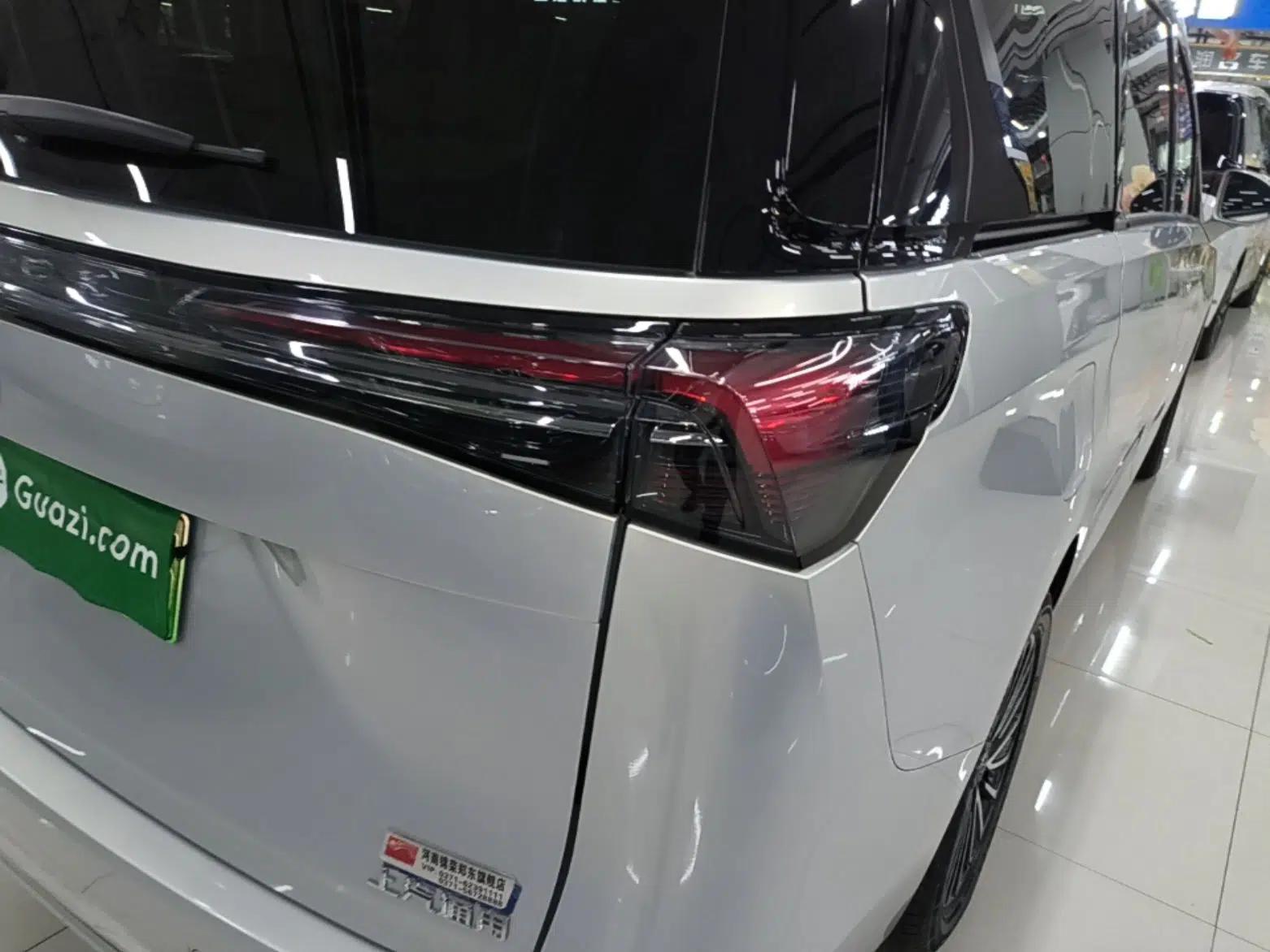 Buick GL8 New Energy 2025 Lu Shang Luxury Edition 7-Seater — миниатюра 7
