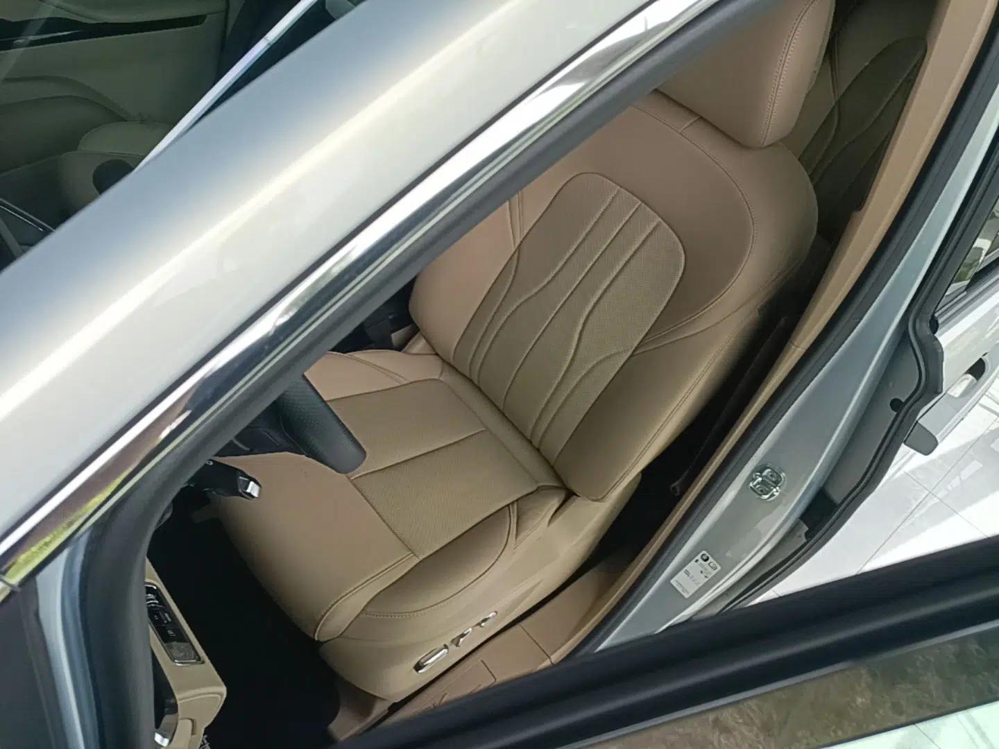 Buick GL8 New Energy 2025 Lu Shang Luxury Edition 7-Seater — миниатюра 18