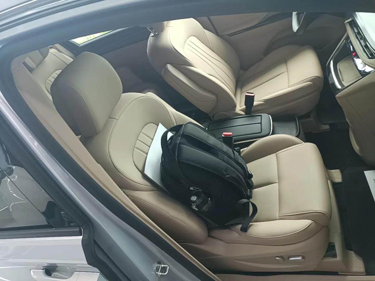 Buick GL8 New Energy 2025 Lu Shang Luxury Edition 7-Seater — миниатюра 23