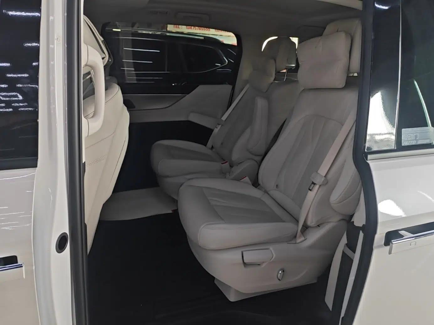 Buick GL8 New Energy 2024 Lu Zun Smart Edition 7-Seater — миниатюра 19