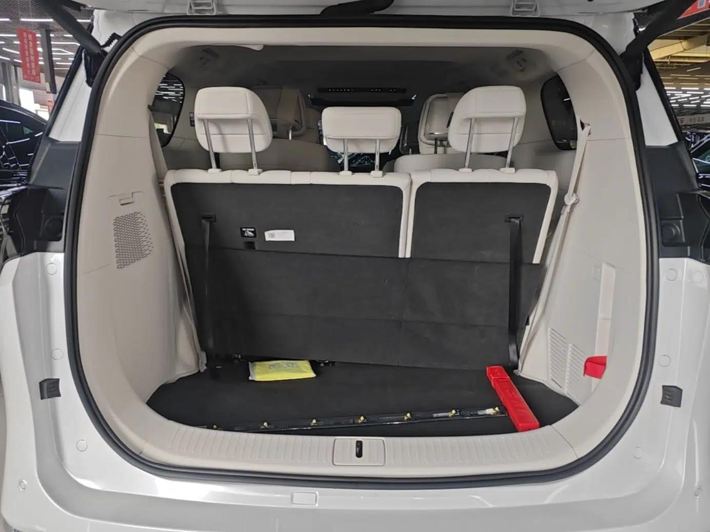 Buick GL8 New Energy 2024 Lu Zun Smart Edition 7-Seater — миниатюра 21