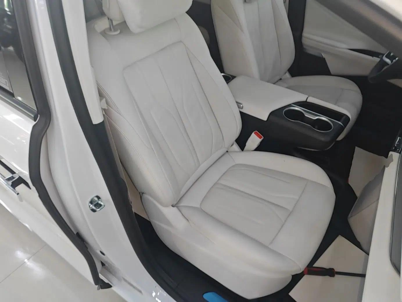 Buick GL8 New Energy 2024 Lu Zun Smart Edition 7-Seater — миниатюра 23