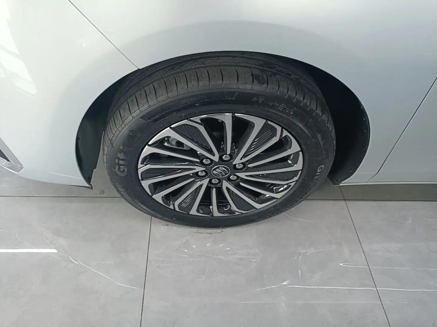 Buick GL8 New Energy 2025 Lu Shang Luxury Edition 7-Seater — миниатюра 8