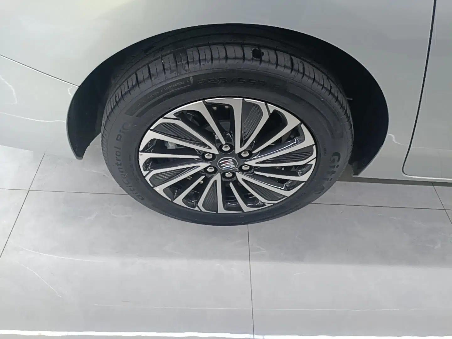 Buick GL8 New Energy 2025 Lu Shang Luxury Edition 7-Seater — миниатюра 10