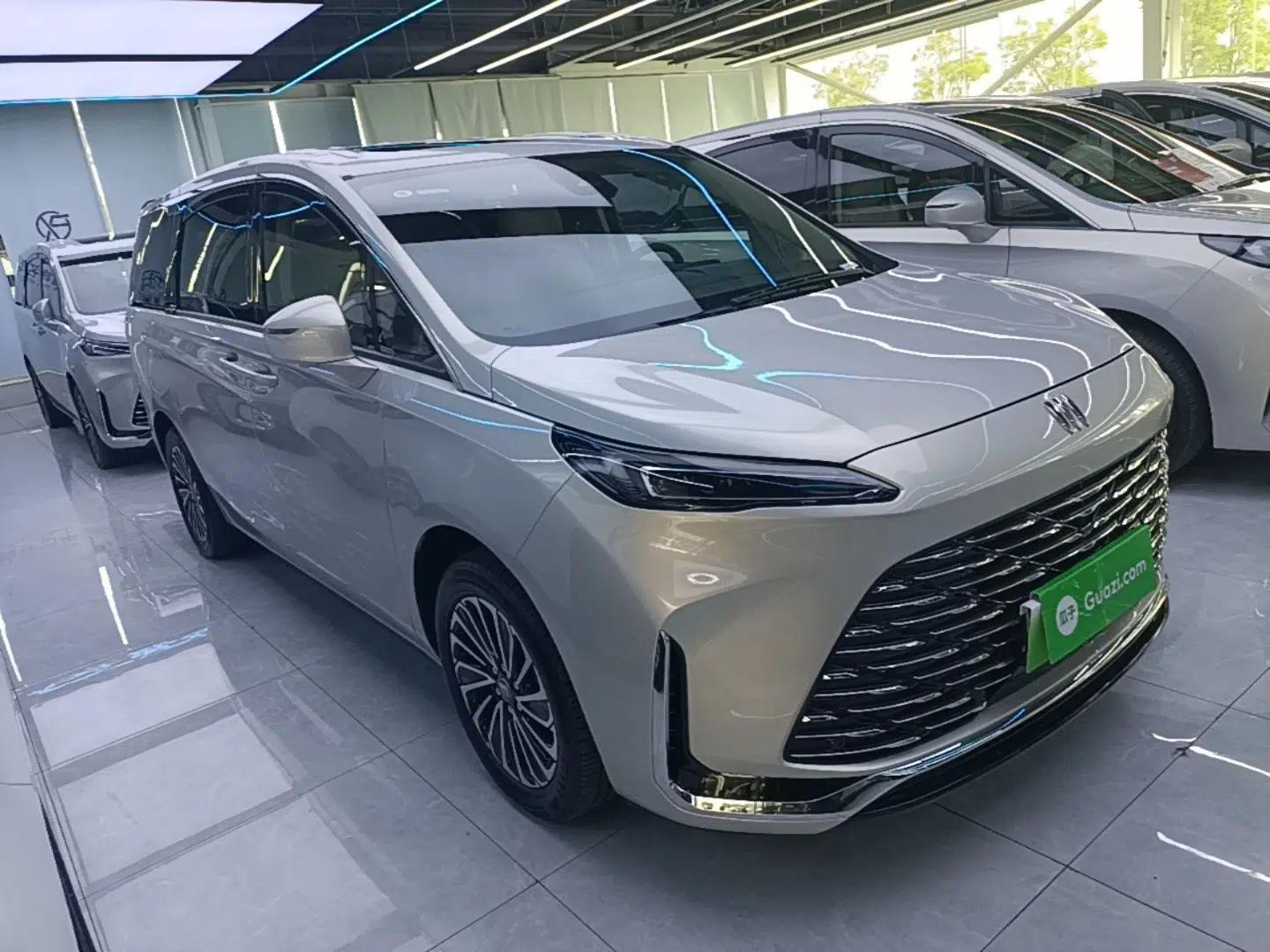 Buick GL8 New Energy 2025 Lu Shang Luxury Edition 7-Seater — миниатюра 3