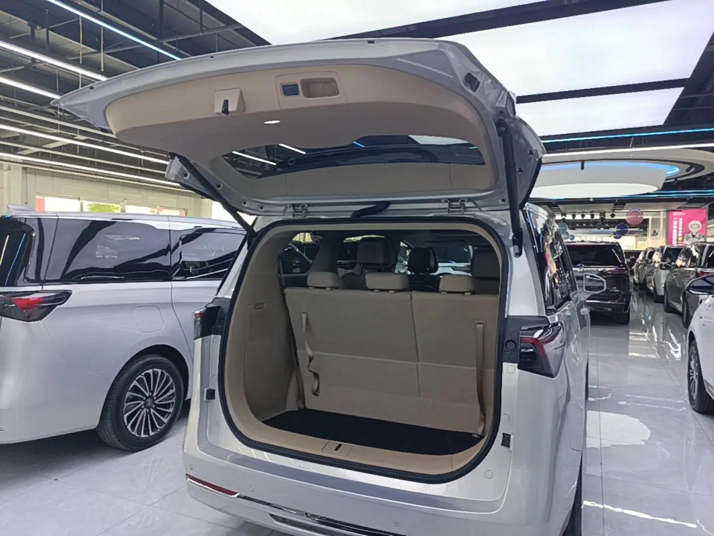 Buick GL8 New Energy 2025 Lu Shang Luxury Edition 7-Seater — миниатюра 22