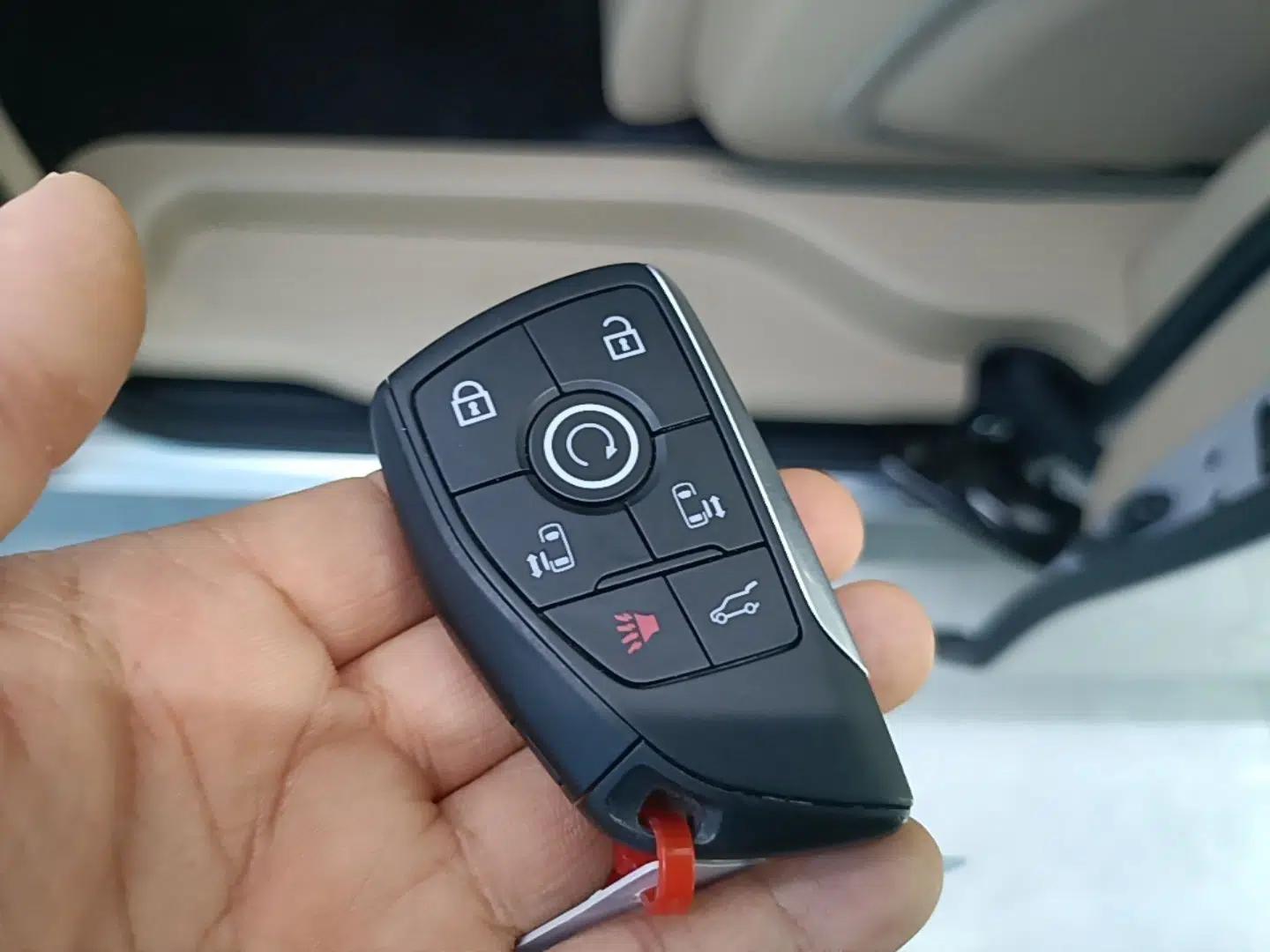 Buick GL8 New Energy 2025 Lu Shang Luxury Edition 7-Seater — миниатюра 12