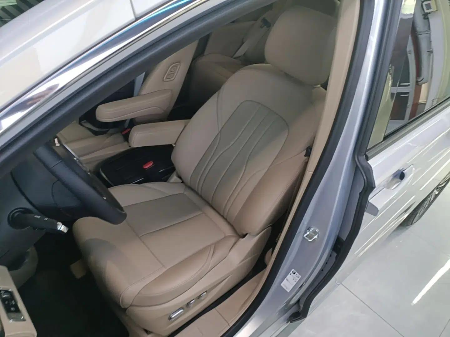 Buick GL8 New Energy 2025 Lu Shang Luxury Edition 7-Seater — миниатюра 18