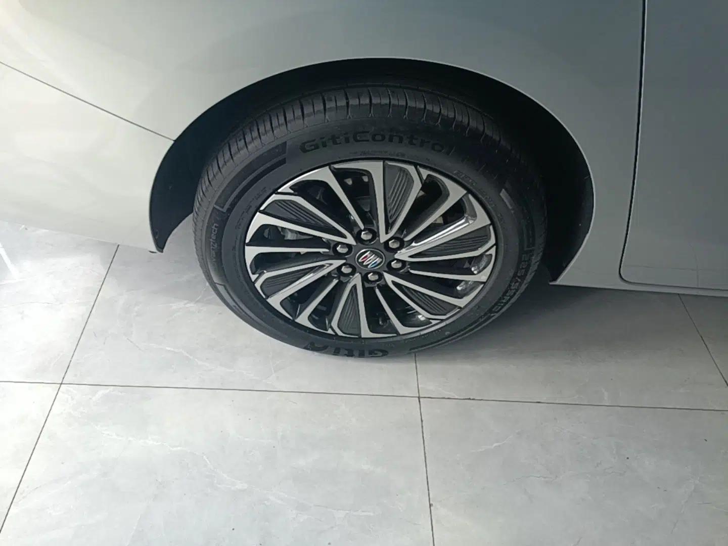 Buick GL8 New Energy 2025 Lu Shang Luxury Edition 7-Seater — миниатюра 10