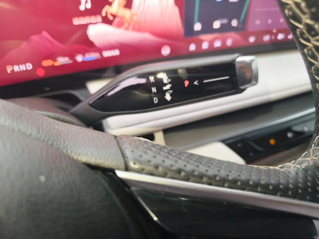 Buick GL8 New Energy 2024 Lu Zun Deluxe Edition 7-Seater — миниатюра 15