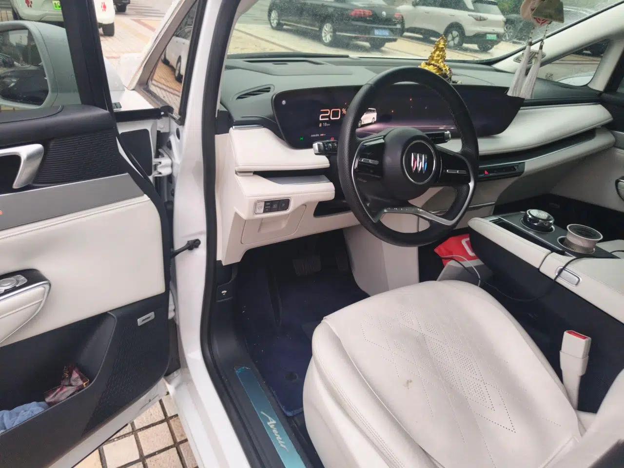 Buick GL8 New Energy 2024 Lu Zun Deluxe Edition 7-Seater — миниатюра 17