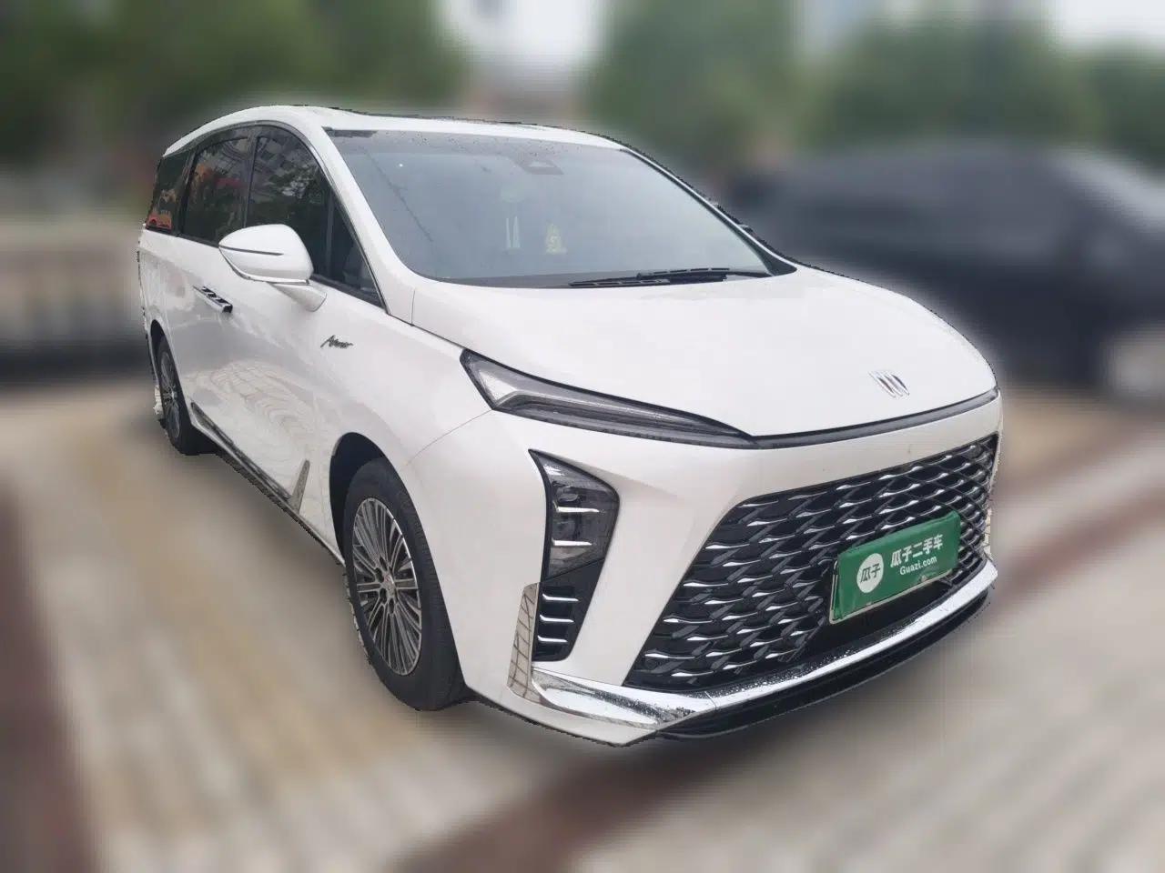 Buick GL8 New Energy 2024 Lu Zun Deluxe Edition 7-Seater — миниатюра 3