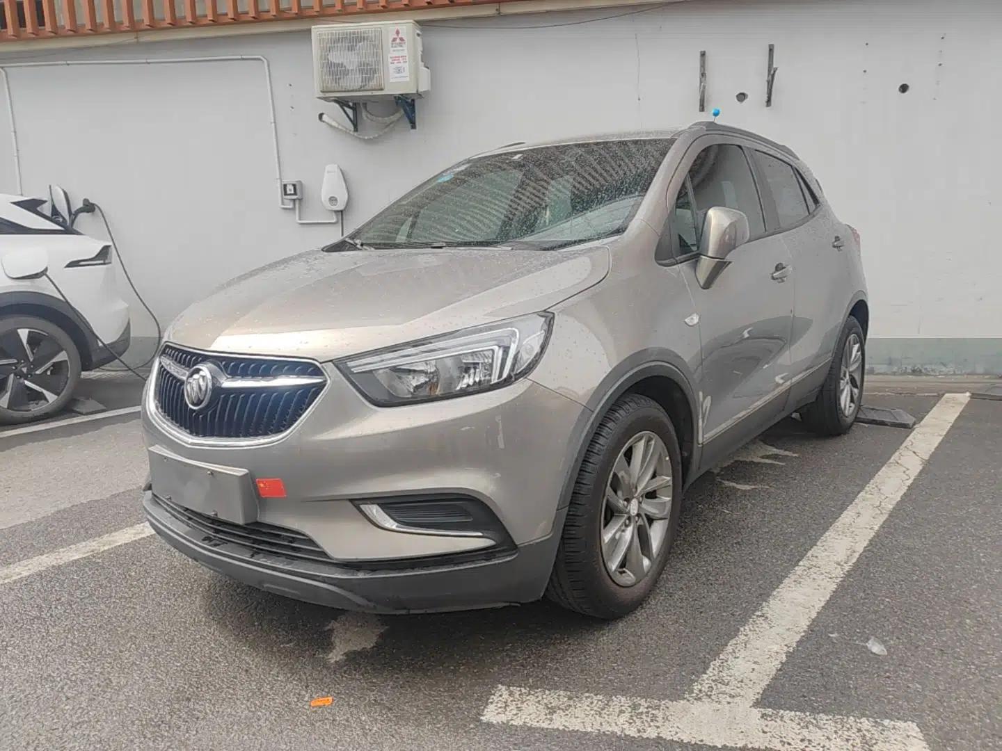 Buick Encore 2017 18T Automatic Two-Wheel Drive Urban Fashion Model — миниатюра 1