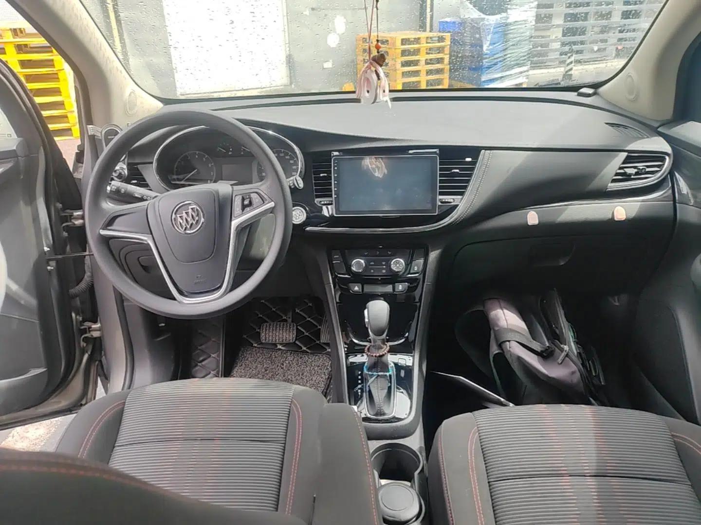 Buick Encore 2017 18T Automatic Two-Wheel Drive Urban Fashion Model — миниатюра 13
