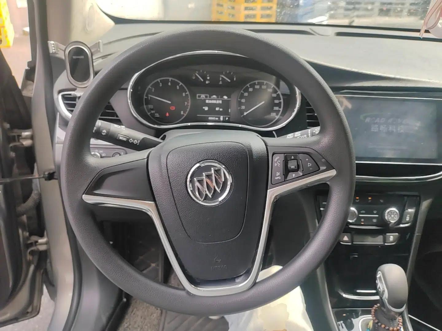 Buick Encore 2017 18T Automatic Two-Wheel Drive Urban Fashion Model — миниатюра 14