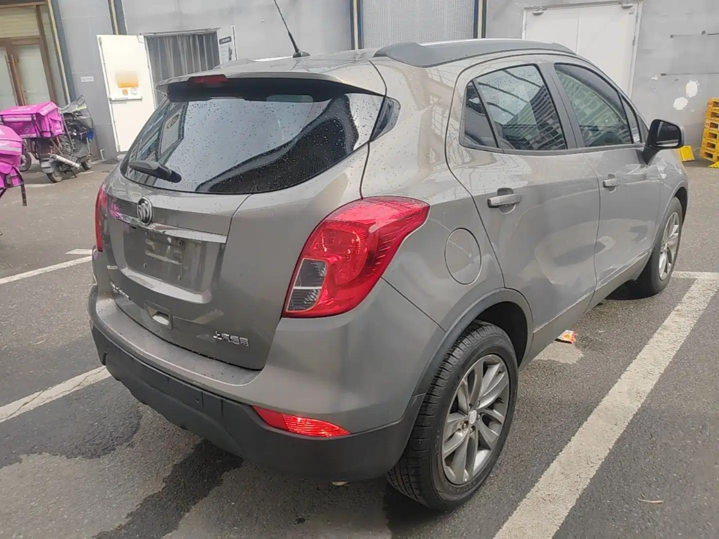 Buick Encore 2017 18T Automatic Two-Wheel Drive Urban Fashion Model — миниатюра 6
