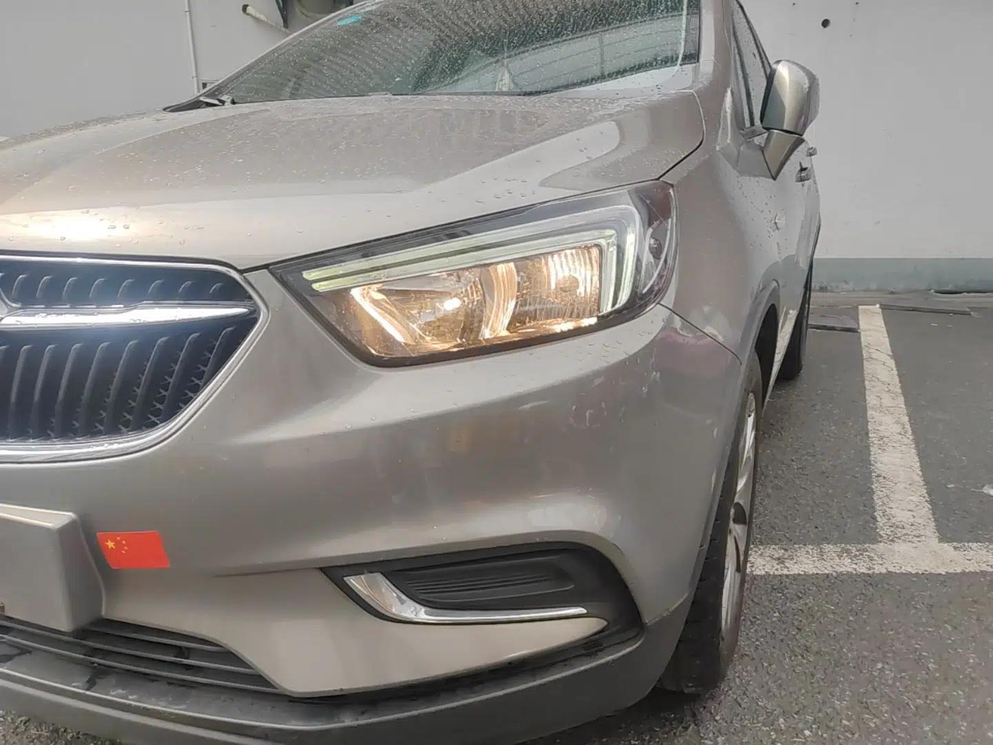 Buick Encore 2017 18T Automatic Two-Wheel Drive Urban Fashion Model — миниатюра 9