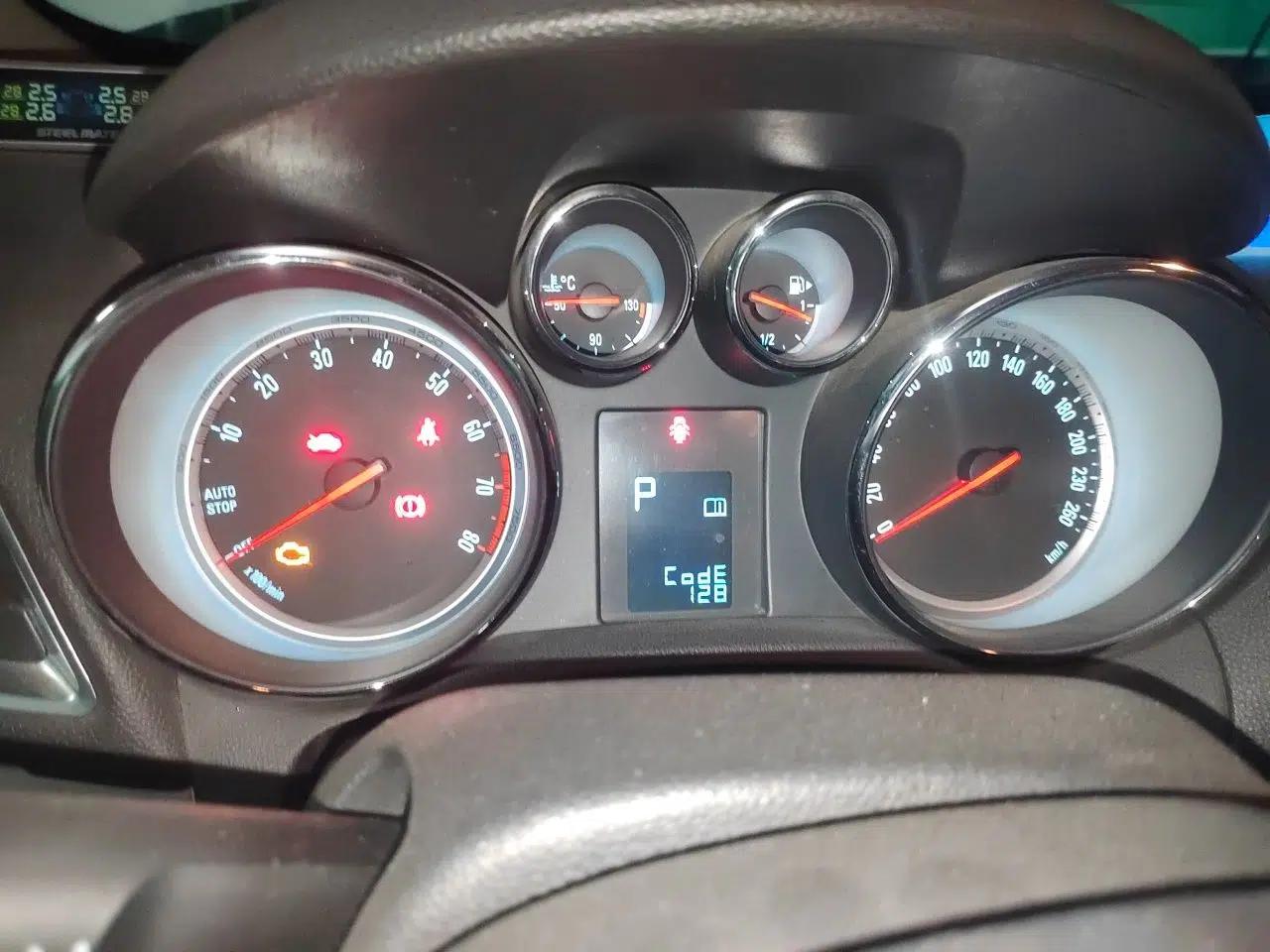Buick Encore 2015 1.4T Automatic Two-Wheel Drive Urban Elite Version — миниатюра 12