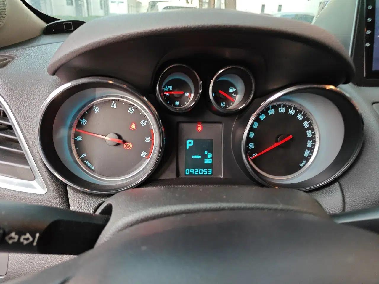 Buick Encore 2014 1.4T Automatic Two-Wheel Drive Urban Elite Model — миниатюра 12