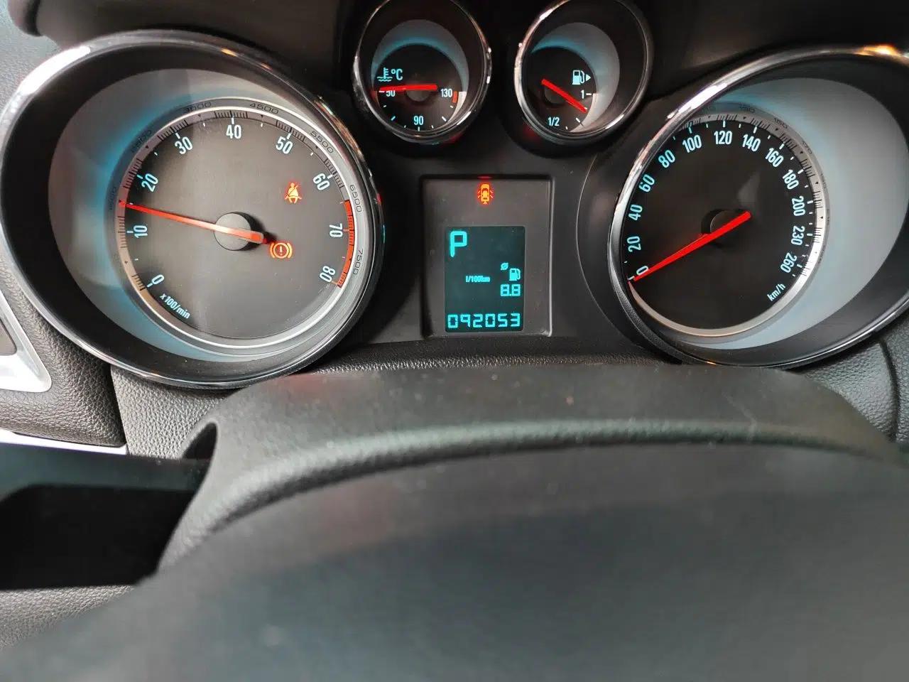 Buick Encore 2014 1.4T Automatic Two-Wheel Drive Urban Elite Model — миниатюра 13