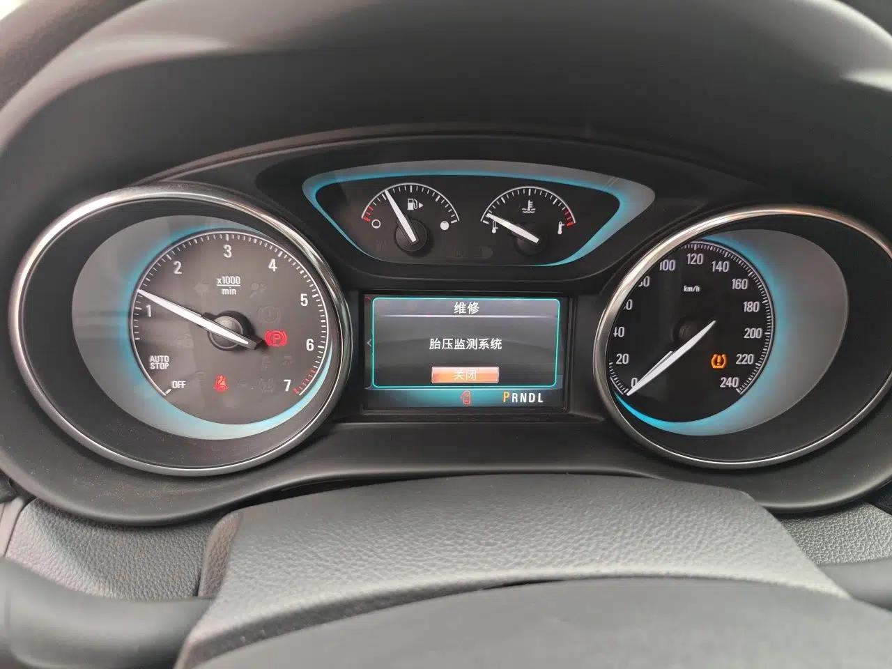 Buick Envision 2015 20T Two-Wheel-Drive Elite Model — миниатюра 12