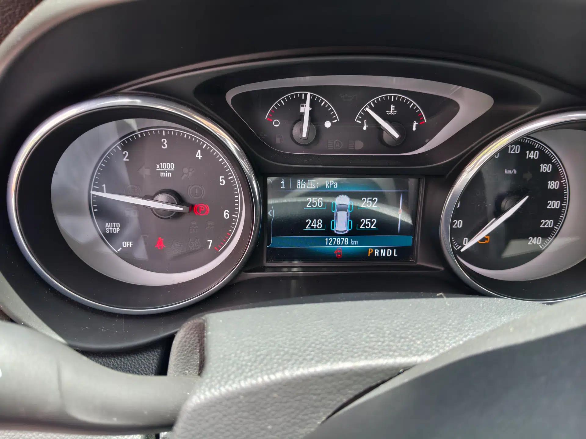 Buick Envision 2018 20T Two-Wheel-Drive Elite Model — миниатюра 12