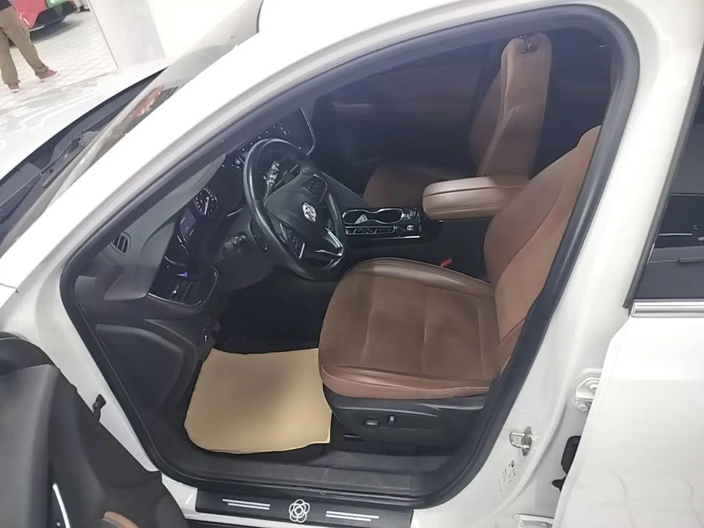 Buick Envision 2020 Encore S 652T Two-Wheel Drive Luxury Model — миниатюра 19