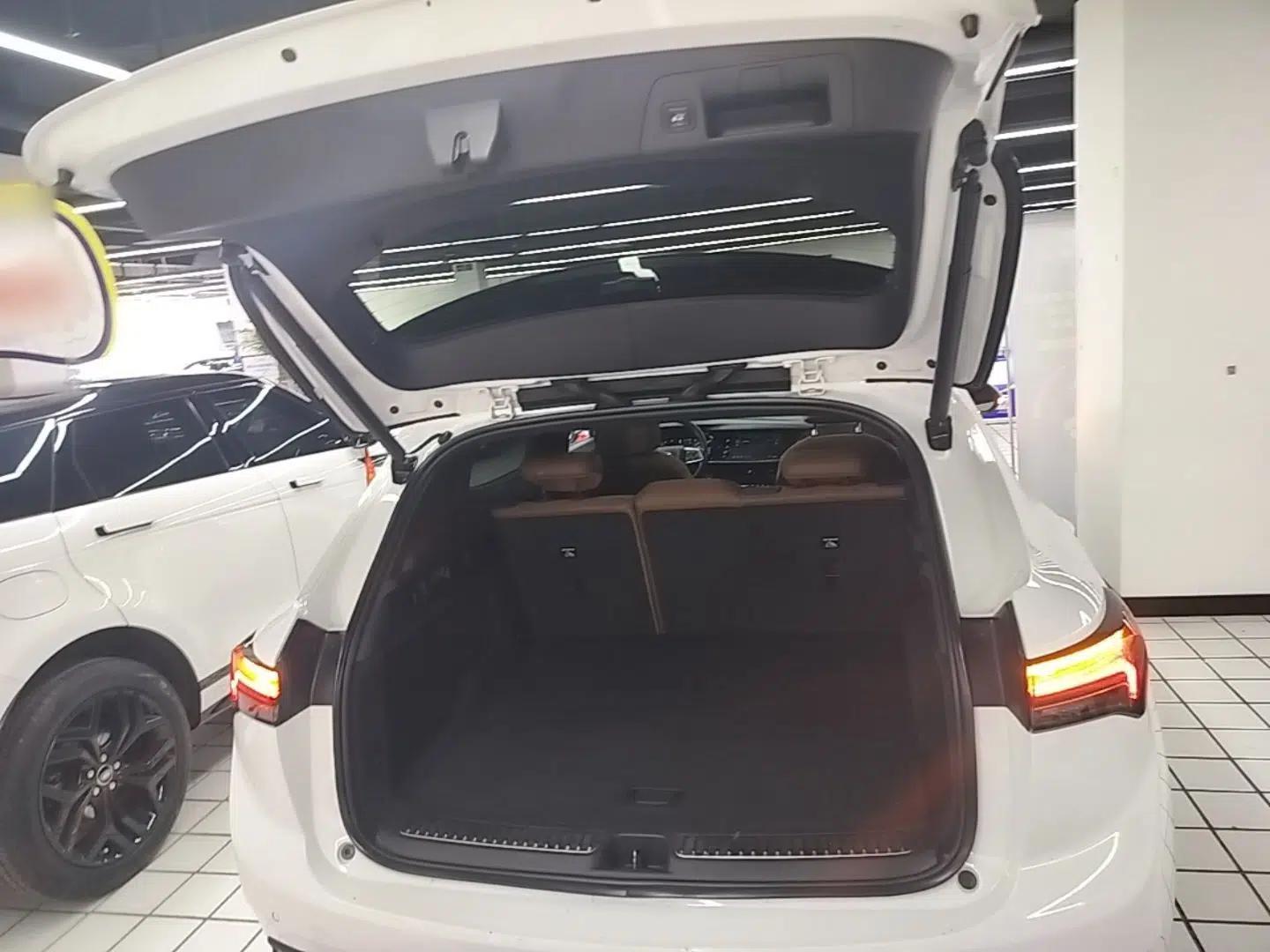 Buick Envision 2020 Encore S 652T Two-Wheel Drive Luxury Model — миниатюра 22